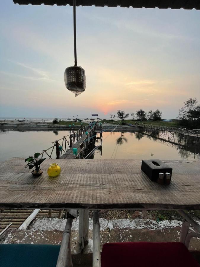 Chique Shanti Resort Mandrem Esterno foto