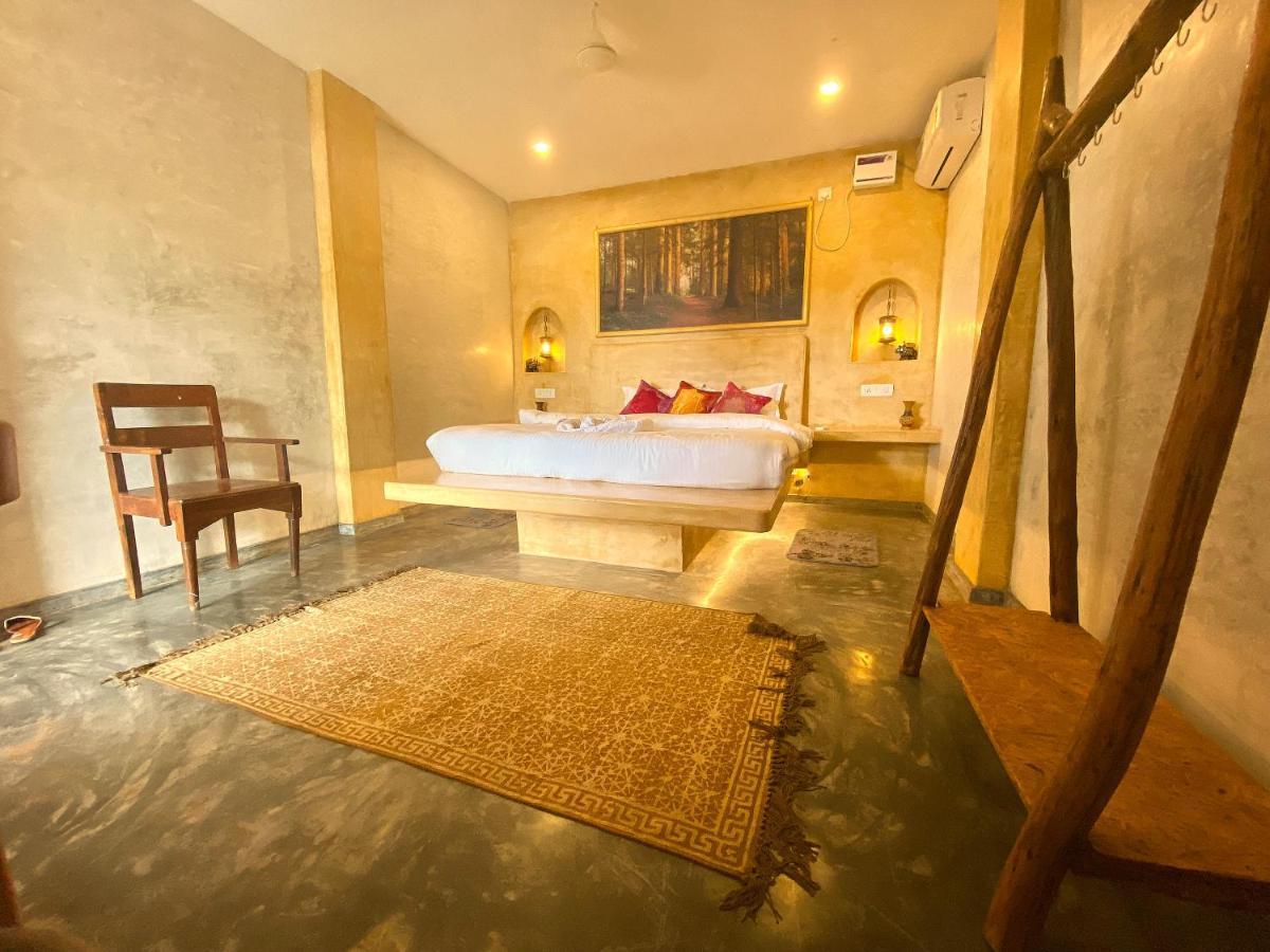 Chique Shanti Resort Mandrem Esterno foto