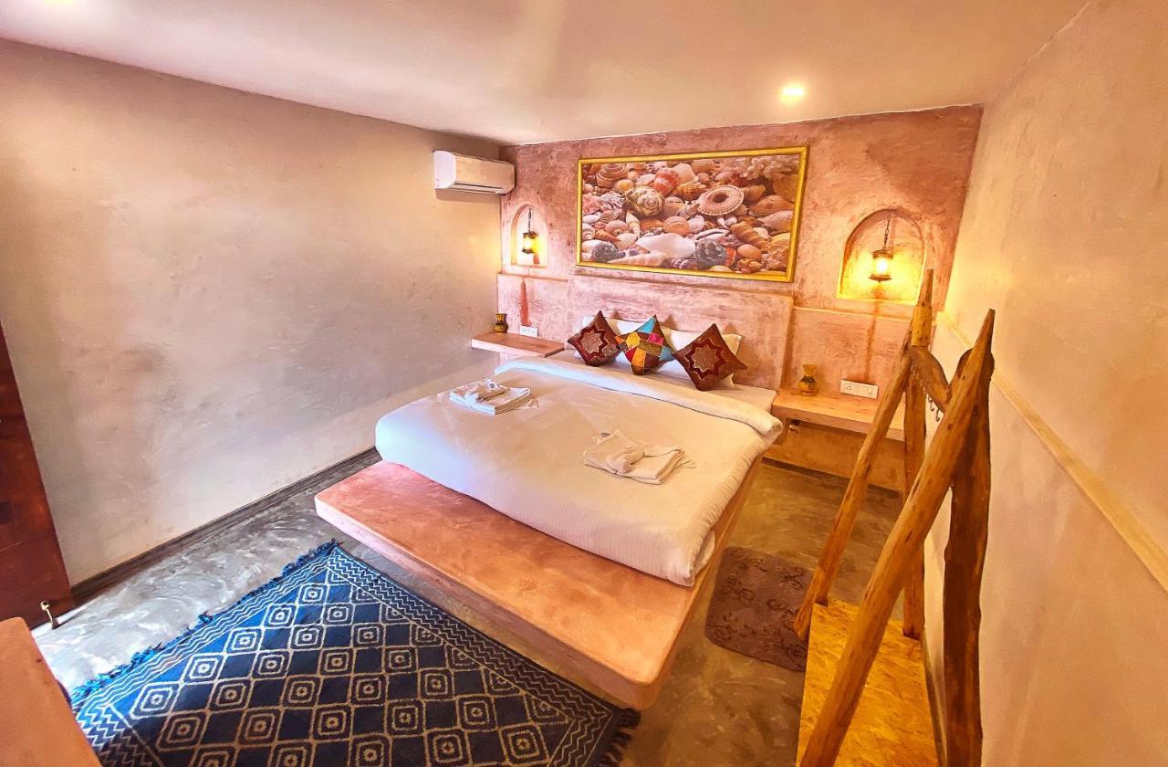 Chique Shanti Resort Mandrem Esterno foto